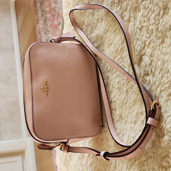 Gorgeous Coach Soft Pink Leather Camera Style Crossbody Bag 💖 - Picture 14 of 16